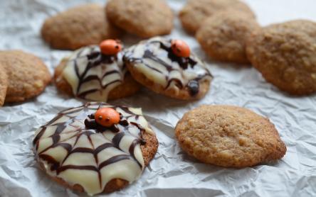 Eszterházy cookie, cukorpókkal Halloween-re Eszterházy cookie, cukorpókkal Halloween-re