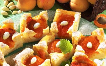 Sárgabarackos, mandulás pite Sárgabarackos, mandulás pite