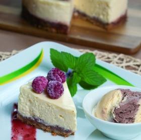 Málnás sajttorta Carte d Or Milka jégkrémdesszerttel Málnás sajttorta Carte d Or Milka jégkrémdesszerttel