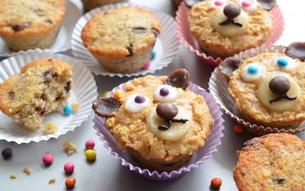 Tejcsokoládés-banános macis muffin mogyorókrémmel Tejcsokoládés-banános macis muffin mogyorókrémmel