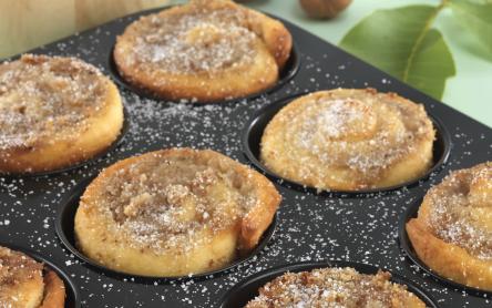 Diós csiga muffinformában sütve Diós csiga muffinformában sütve