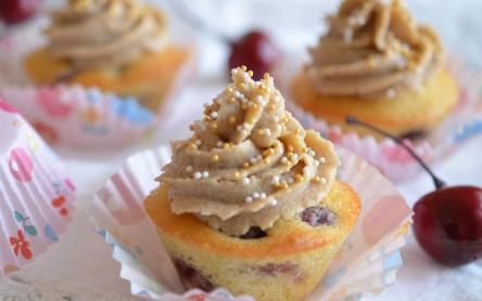 Meggyes-gesztenyekrémes muffin Meggyes-gesztenyekrémes muffin