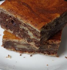 Mogyorós, krémsajtos, márványos brownie Mogyorós, krémsajtos, márványos brownie