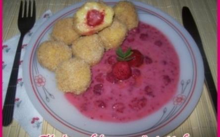 Epres túrógombóc, eperöntettel Epres túrógombóc, eperöntettel