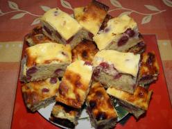 Meggyes-tejfölös szelet Meggyes-tejfölös szelet