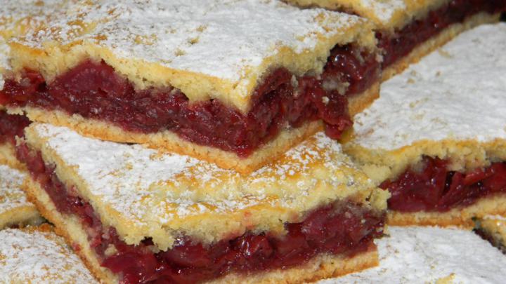 Meggyes pite elkészítés 1. lépés képe