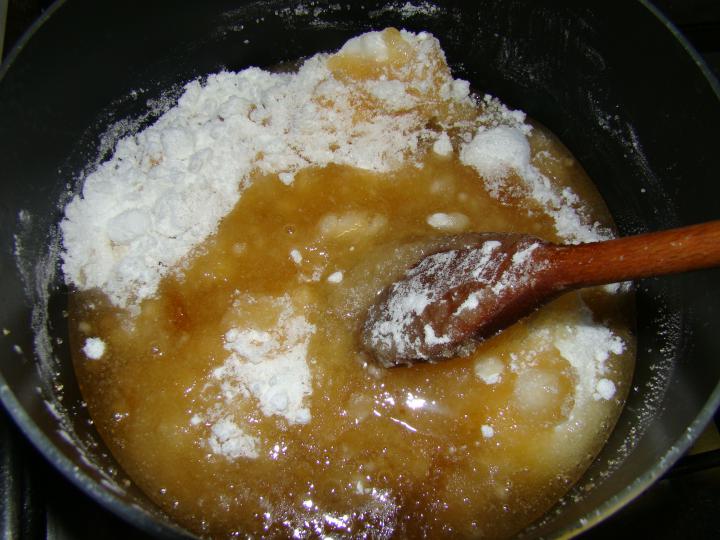 Mézeskalács bögreházikó elkészítés 1. lépés képe Mézeskalács bögreházikó elkészítés 1. lépés képe