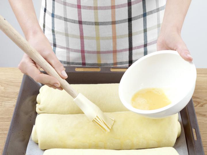 Diós bejgli elkészítés 8. lépés képe Diós bejgli elkészítés 8. lépés képe