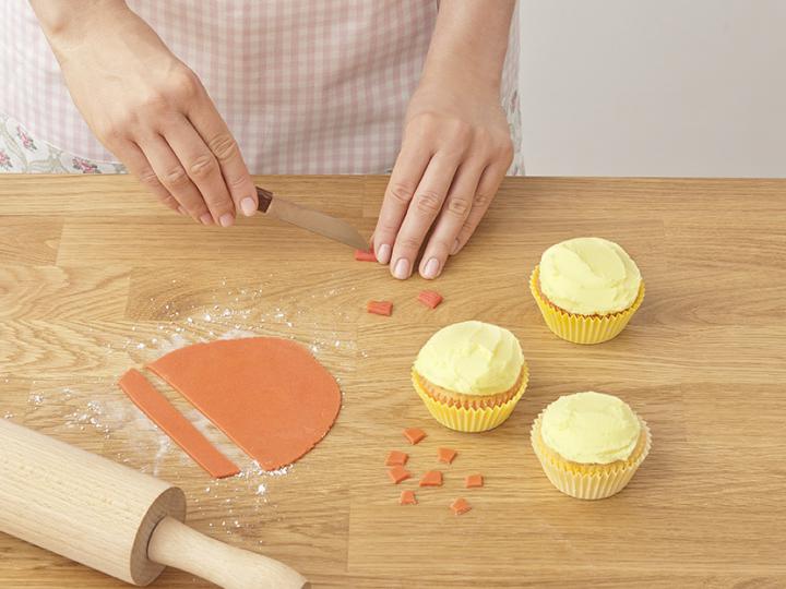 Húsvéti kiscsibe muffin elkészítés 9. lépés képe Húsvéti kiscsibe muffin elkészítés 9. lépés képe