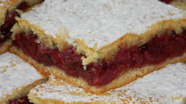 Meggyes pite elkészítés 2. lépés képe