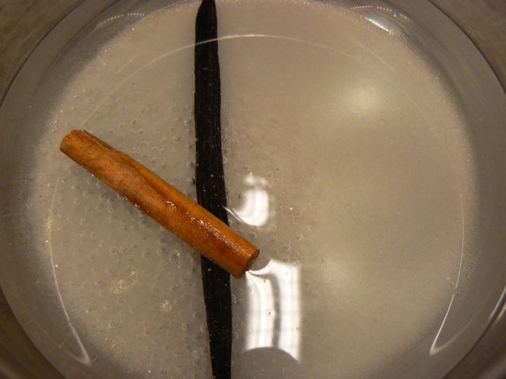 Somlói galuska elkészítés 1. lépés képe Somlói galuska elkészítés 1. lépés képe